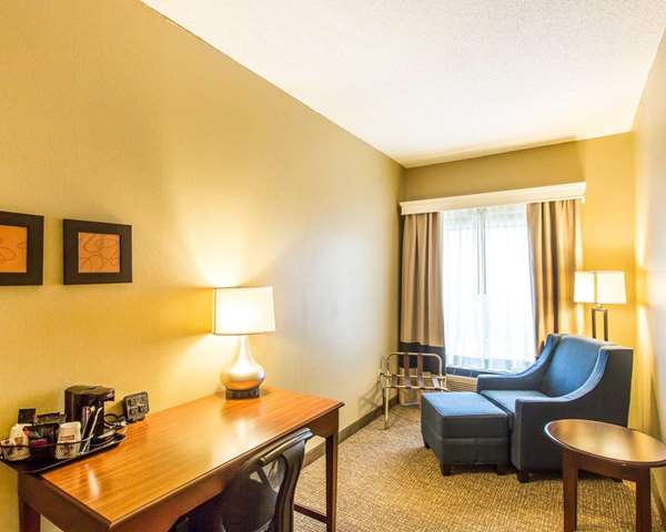 Suite - Comfort Suites Cookeville - I-40, Exit 287