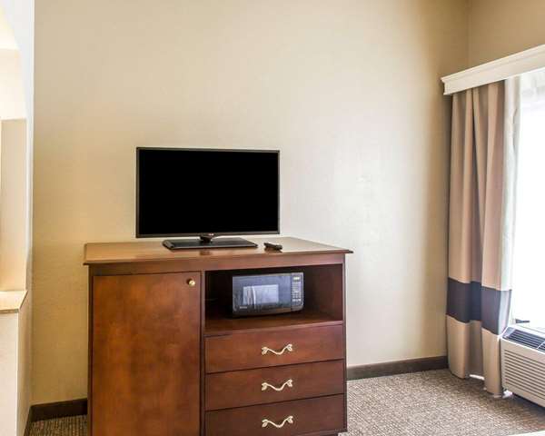 Suite - Comfort Suites Cookeville - I-40, Exit 287