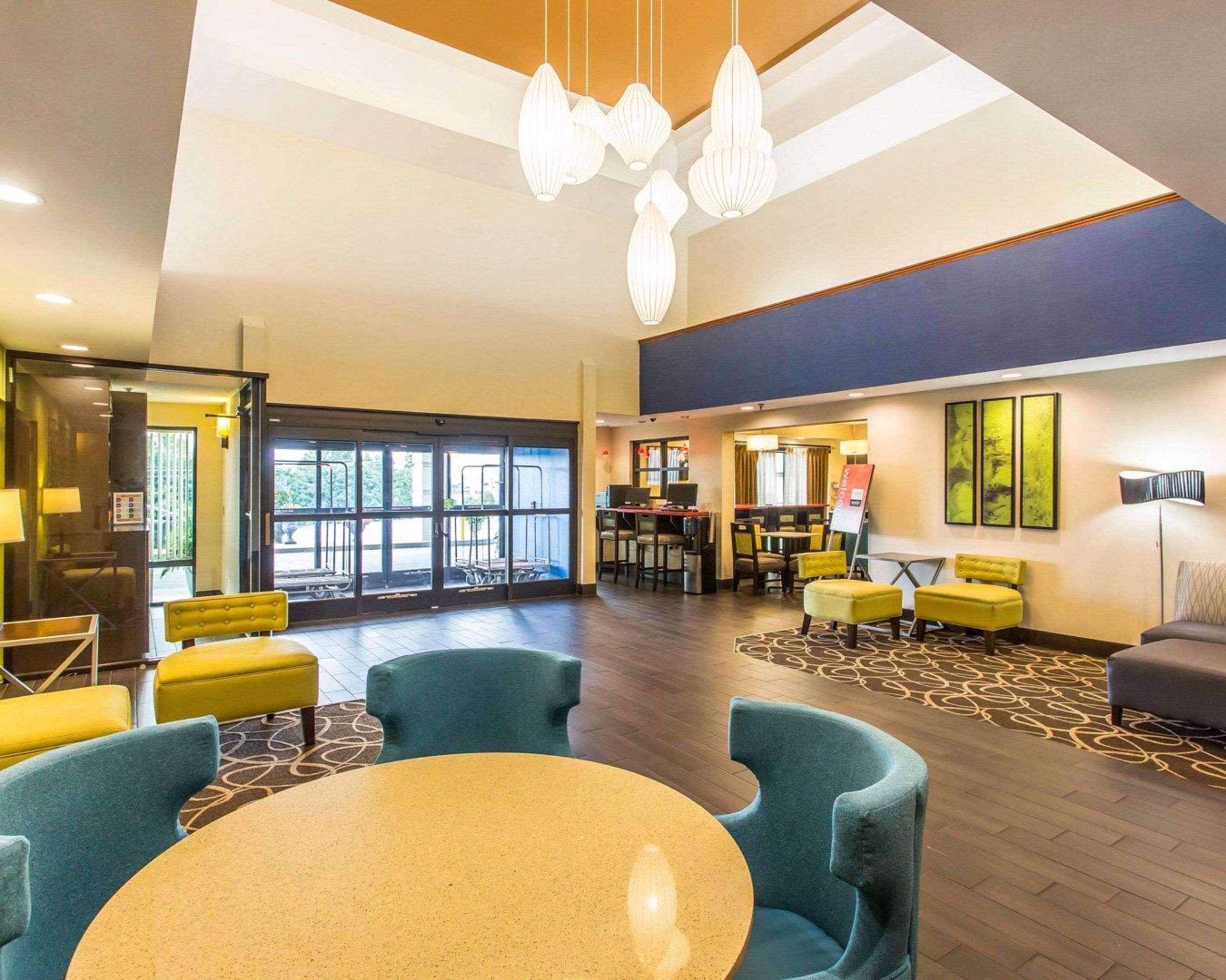 Spacious lobby | Comfort Suites Cookeville