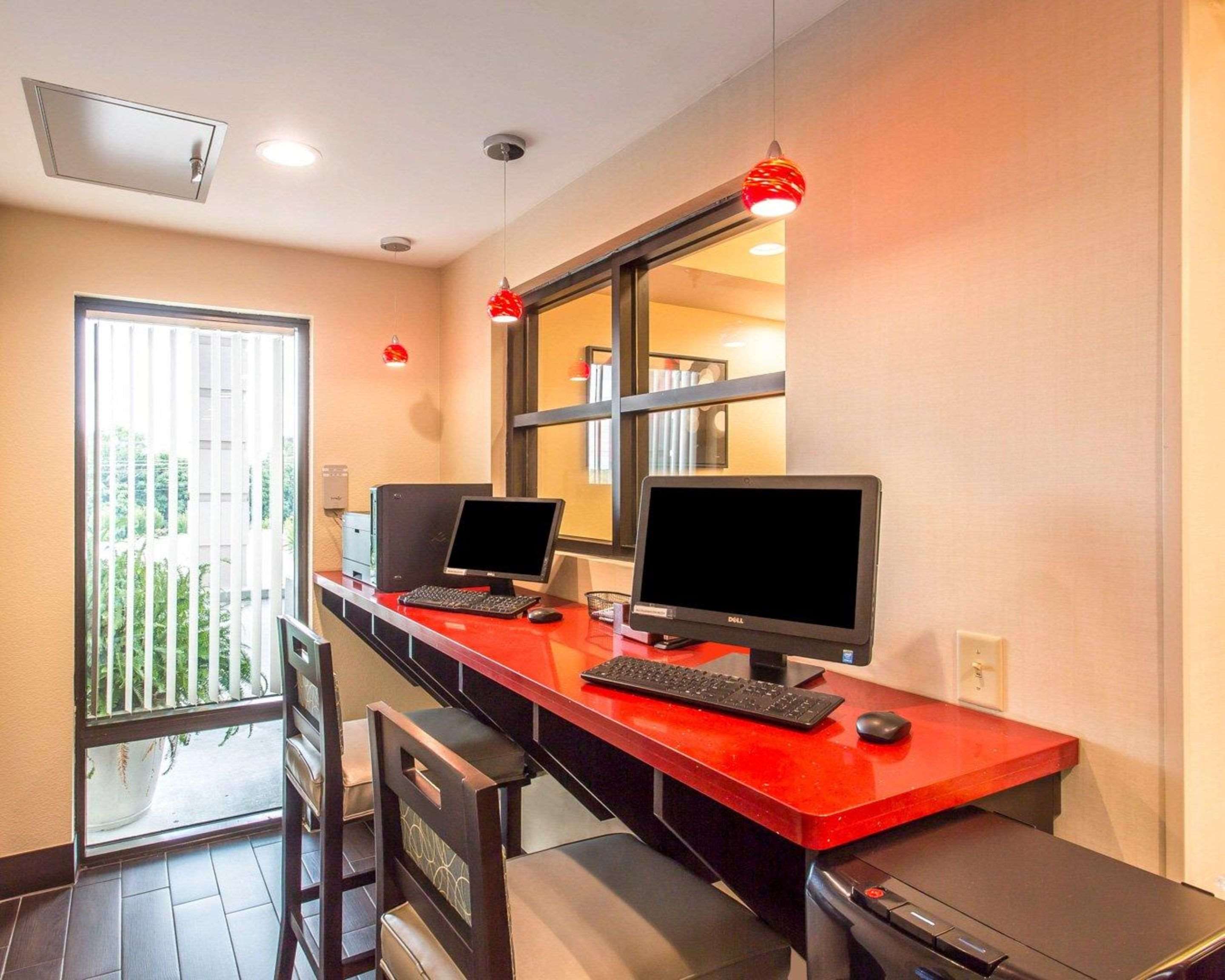 Business center | Comfort Suites Cookeville