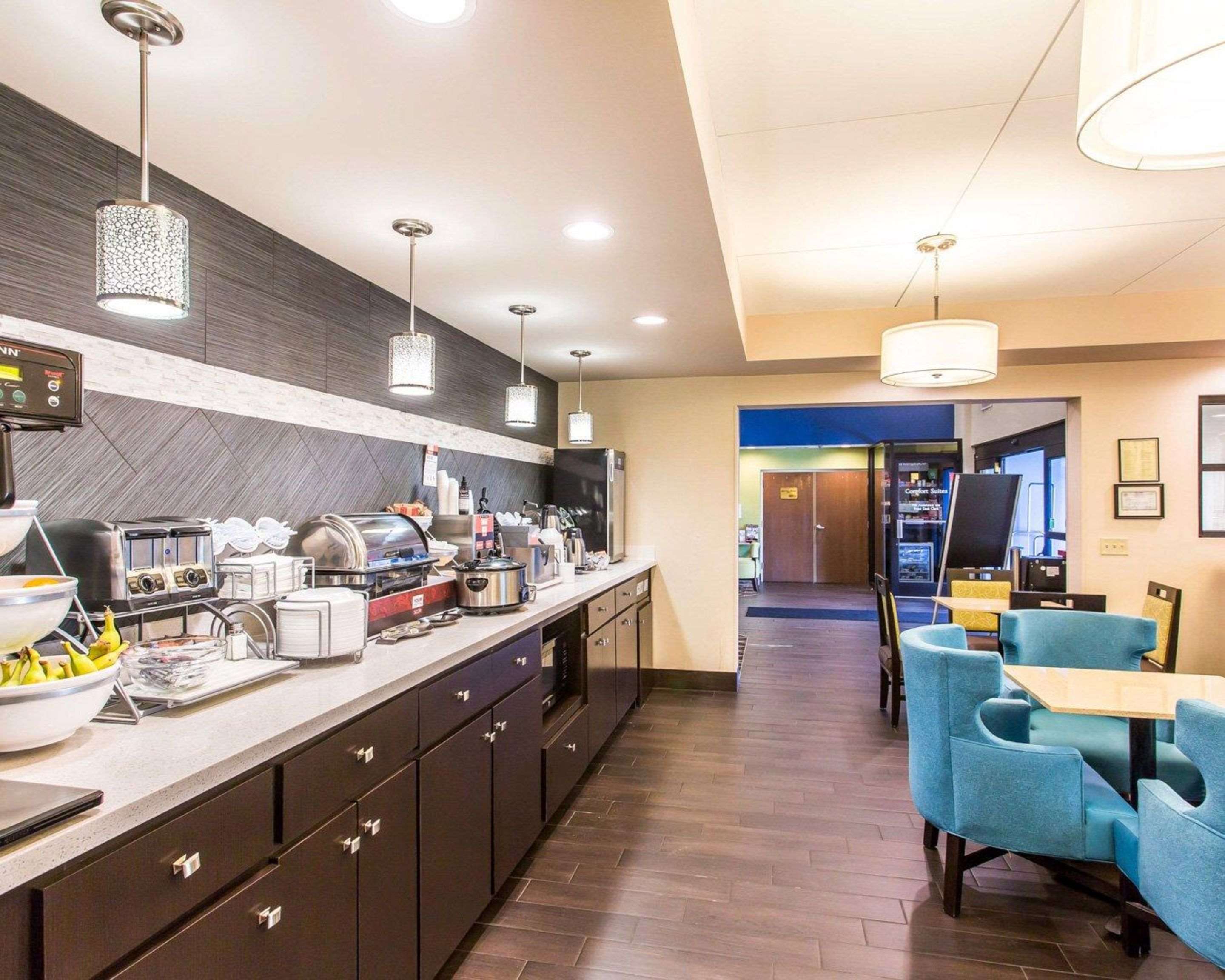 Free hot breakfast | Comfort Suites Cookeville