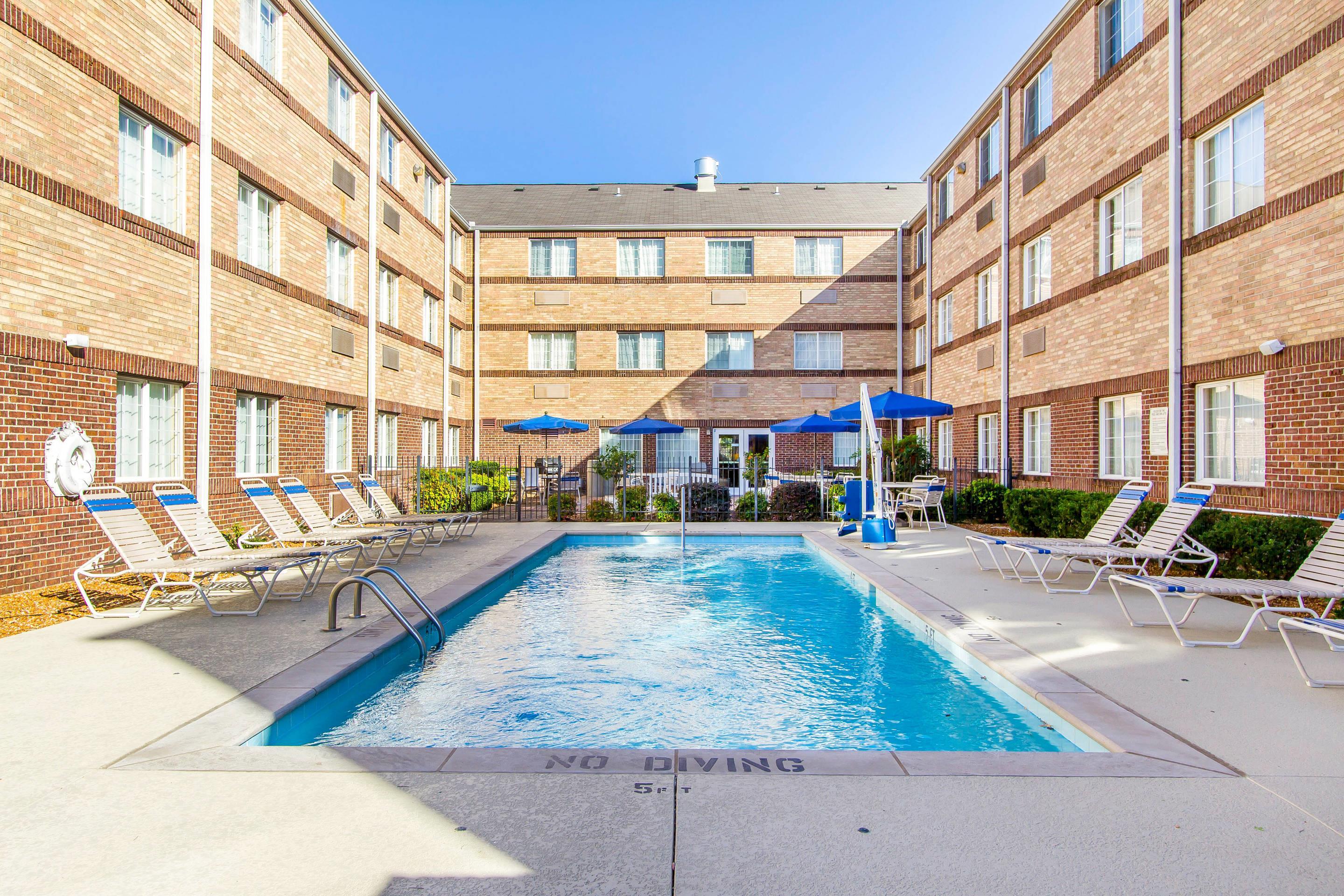 Outdoor pool | MainStay Suites Brentwood-Nashville