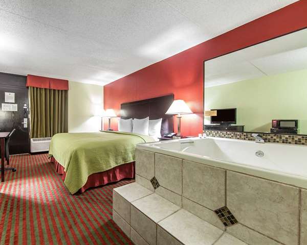 Suite - Quality Inn West Sweetwater - I-75, Exit 60