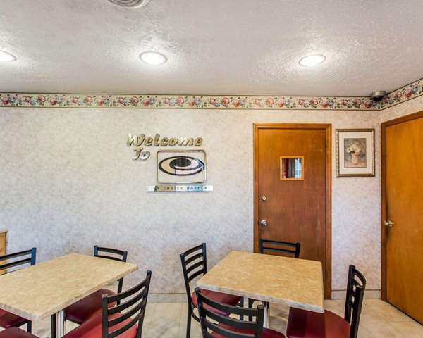 Amenities - Econo Lodge North Nashville - I-65, Exit 90