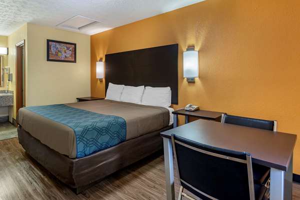  - Econo Lodge North Nashville - I-65, Exit 90