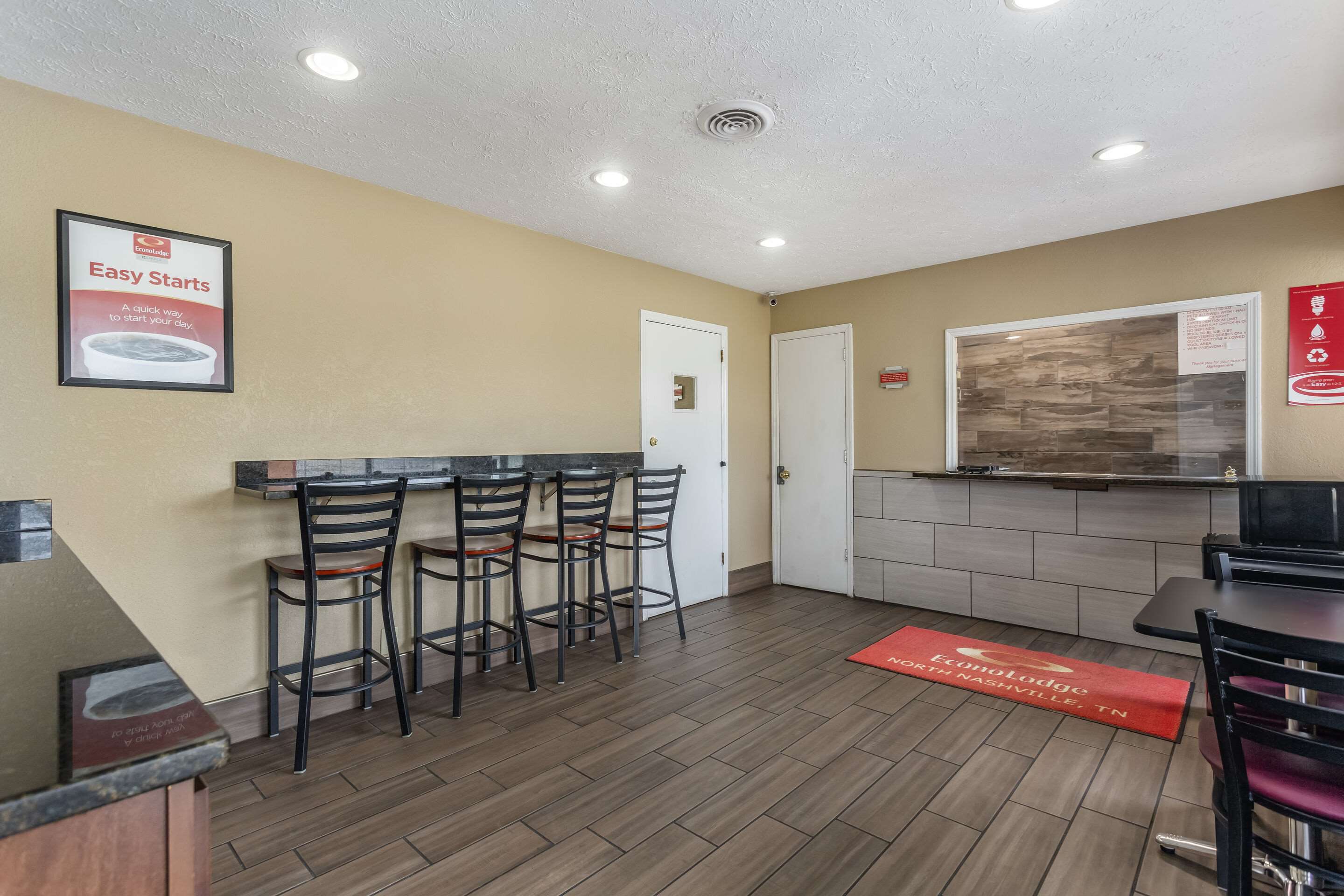 Hotel lobby | Econo Lodge North