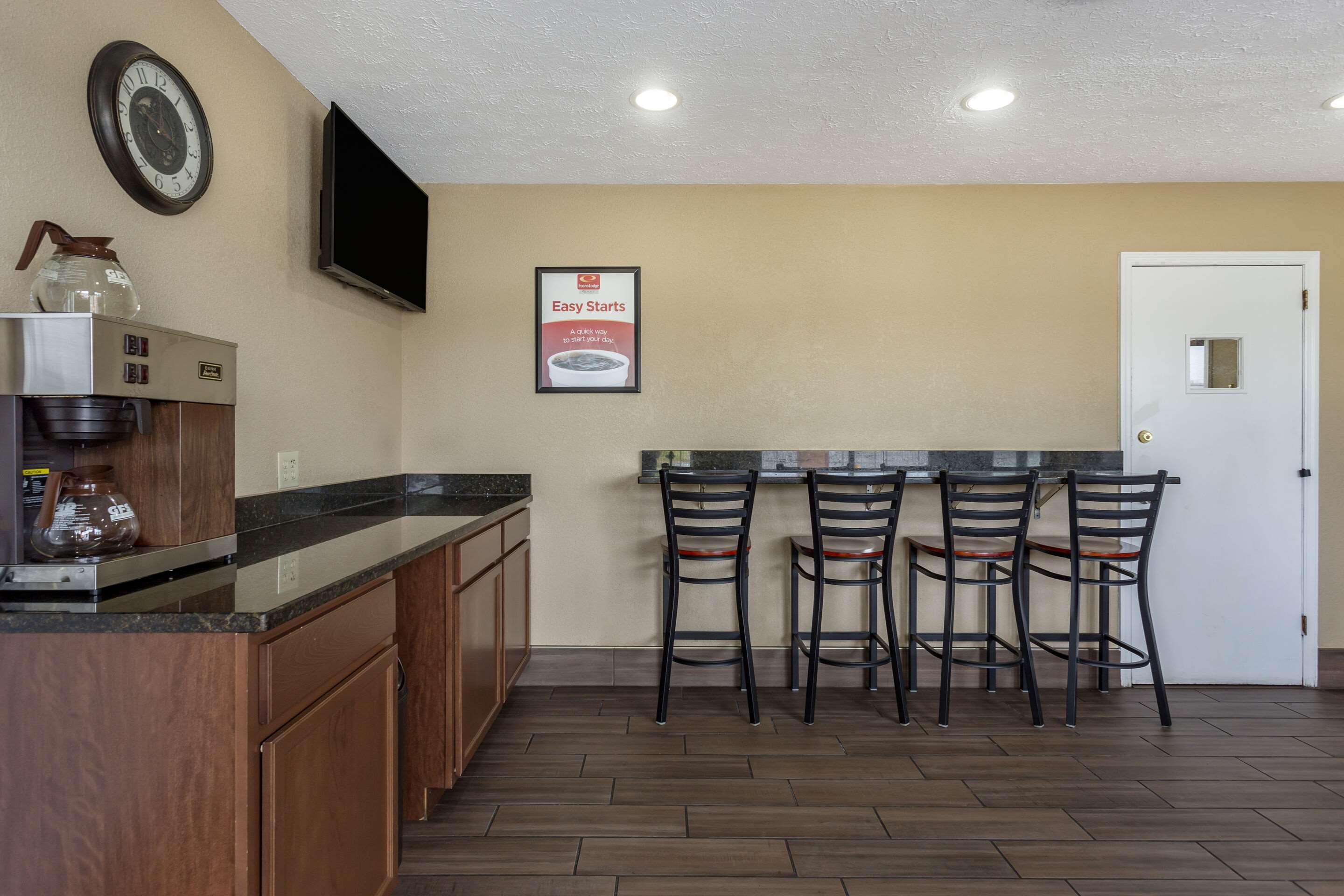 Hotel lobby | Econo Lodge North