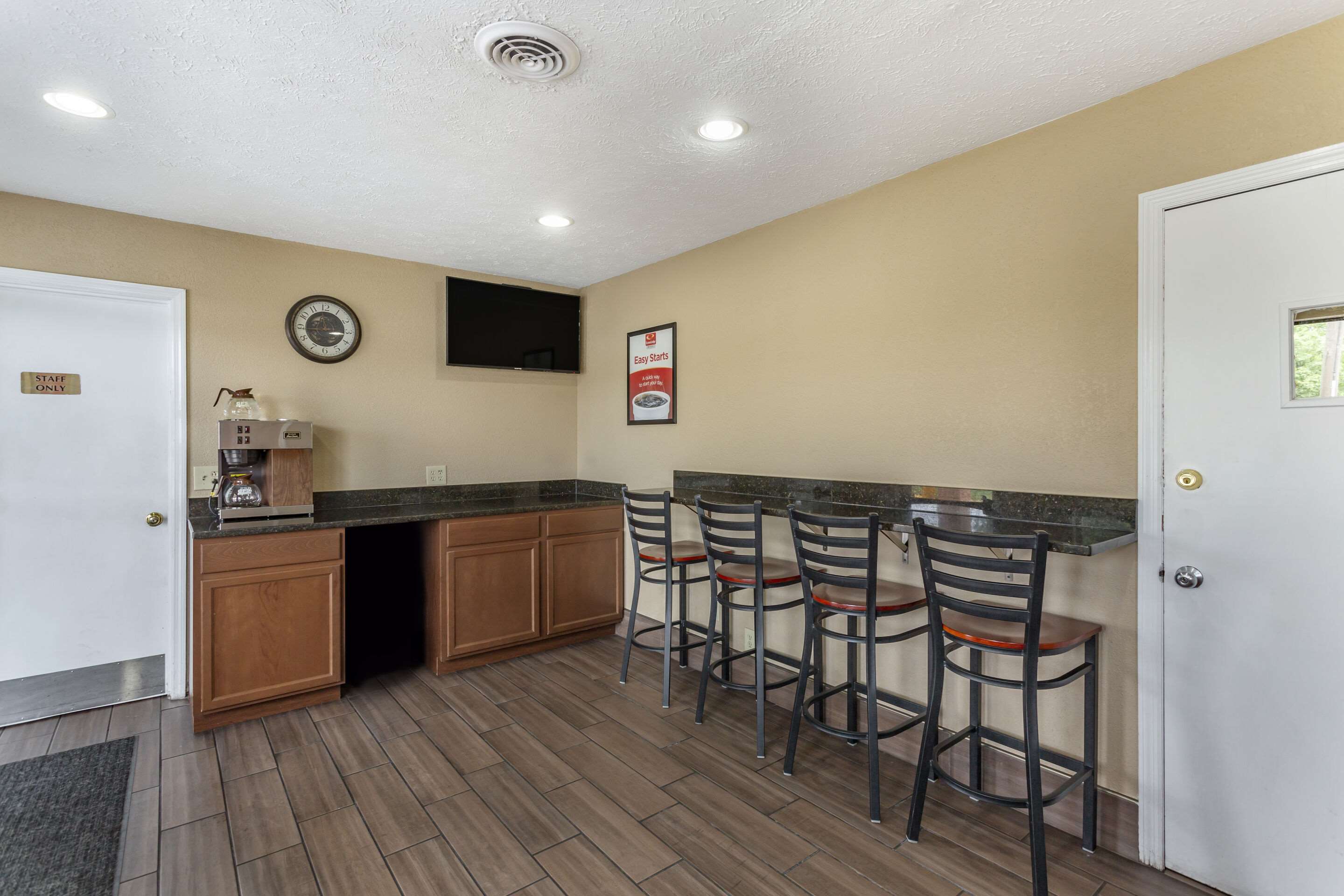 Hotel lobby | Econo Lodge North
