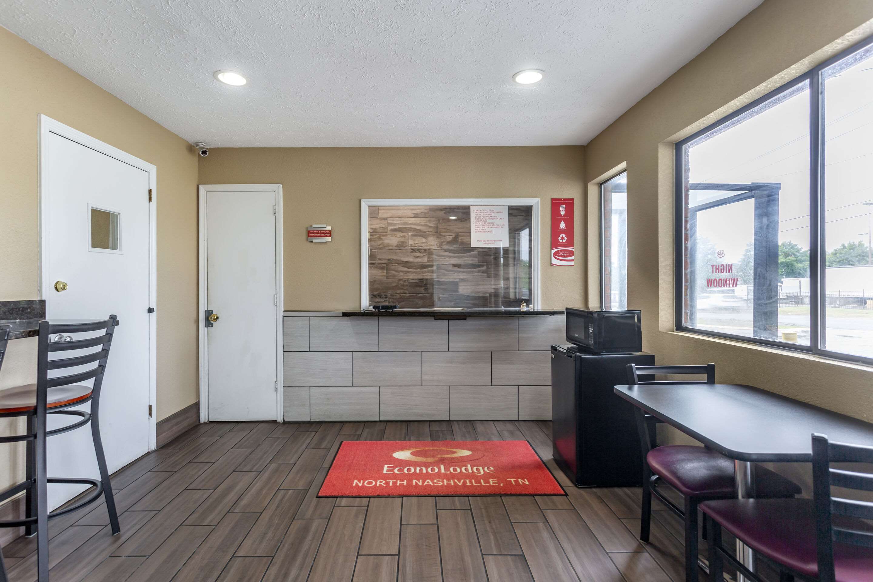 Hotel lobby | Econo Lodge North