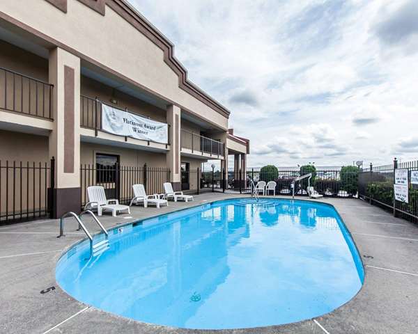 Pool - Econo Lodge Lenoir City - I-75, Exit 81