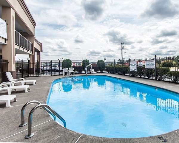 Pool - Econo Lodge Lenoir City - I-75, Exit 81