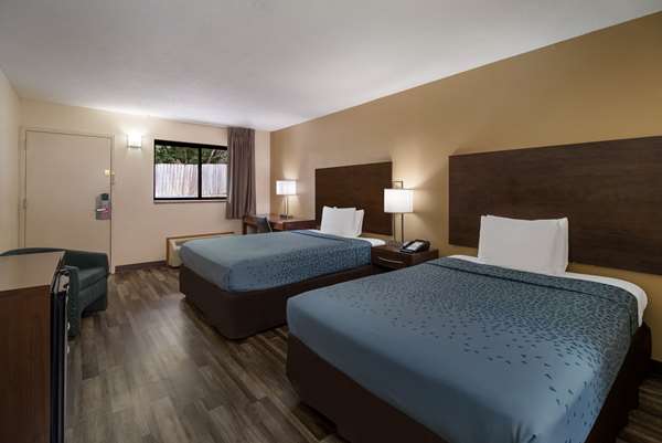  - Econo Lodge Martin