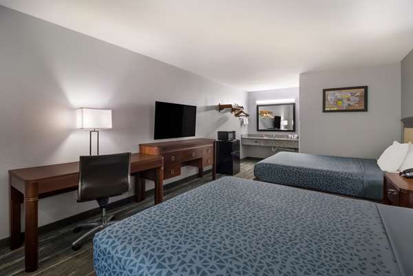  - Econo Lodge Martin