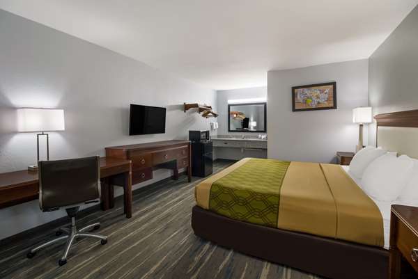  - Econo Lodge Martin