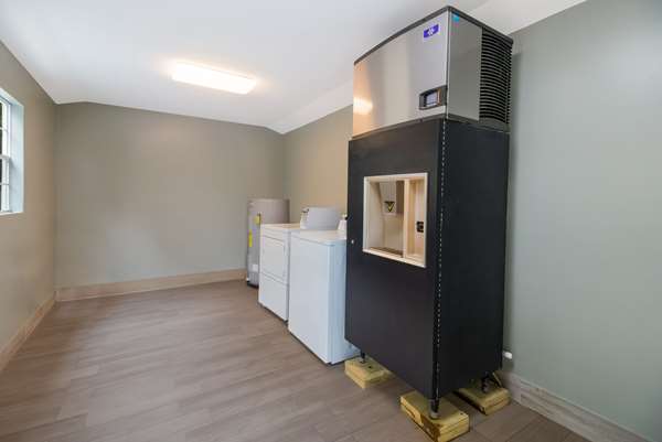 Amenities - Econo Lodge Martin