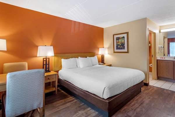  - Econo Lodge Riverside Pigeon Forge