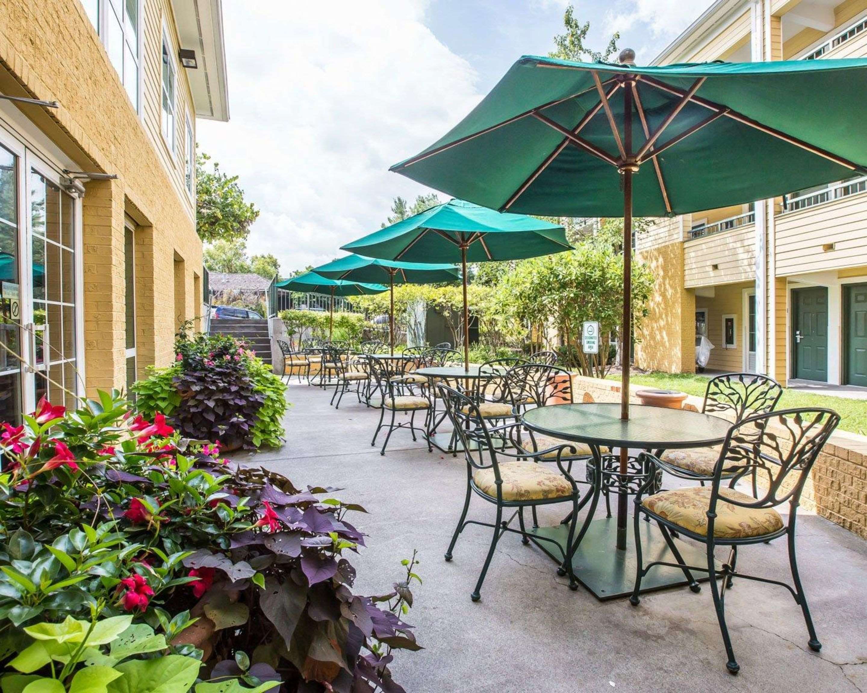 Relax on the hotel patio | Econo Lodge Pigeon Forge Riverside
