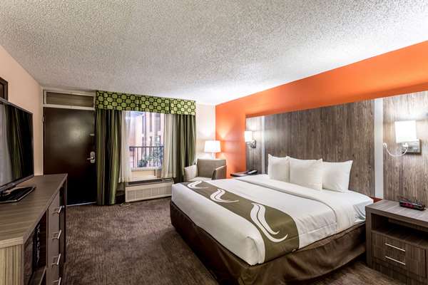  - Comfort Inn & Suites Stadium Downtown Nashville - I-24, Exit 48