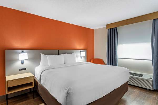 Suite - Comfort Inn & Suites Stadium Downtown Nashville - I-24, Exit 48