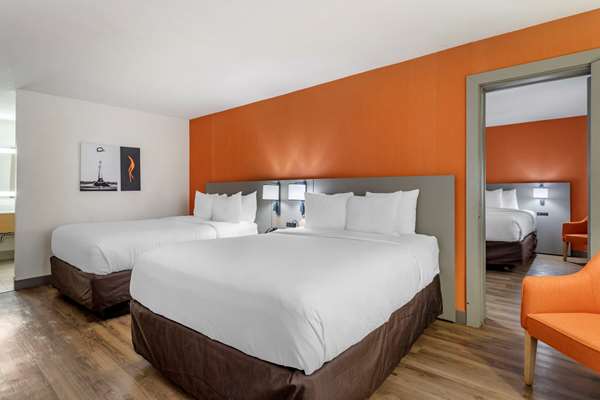 Suite - Comfort Inn & Suites Stadium Downtown Nashville - I-24, Exit 48