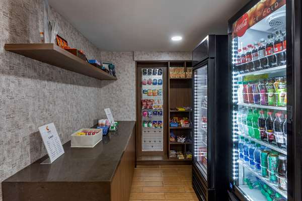  - Comfort Inn & Suites Stadium Downtown Nashville - I-24, Exit 48