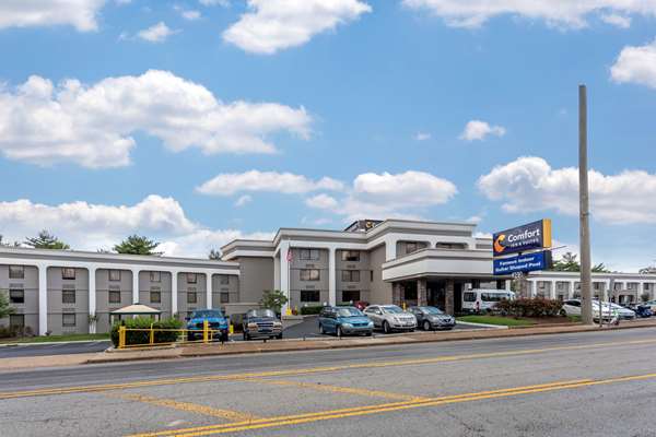  - Comfort Inn & Suites Stadium Downtown Nashville - I-24, Exit 48