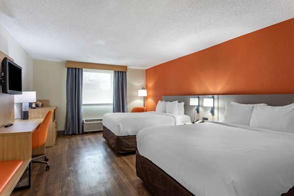  - Comfort Inn & Suites Stadium Downtown Nashville - I-24, Exit 48