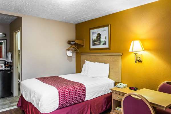  - Rodeway Inn Goodlettsville - I-65, Exit 96