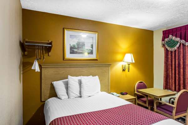  - Rodeway Inn Goodlettsville - I-65, Exit 96