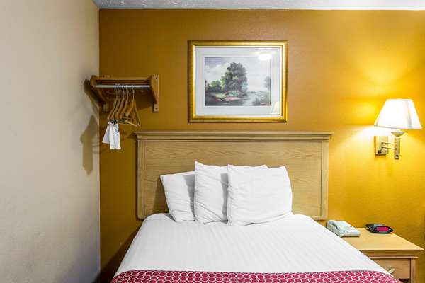  - Rodeway Inn Goodlettsville - I-65, Exit 96