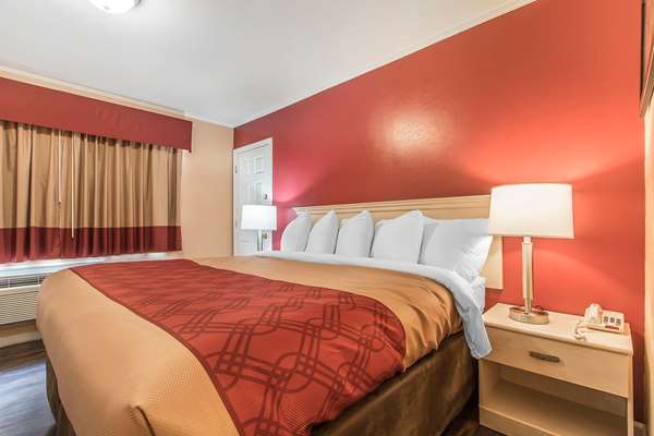  - Econo Lodge Cornersville