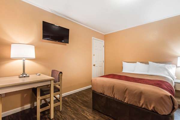  - Econo Lodge Cornersville