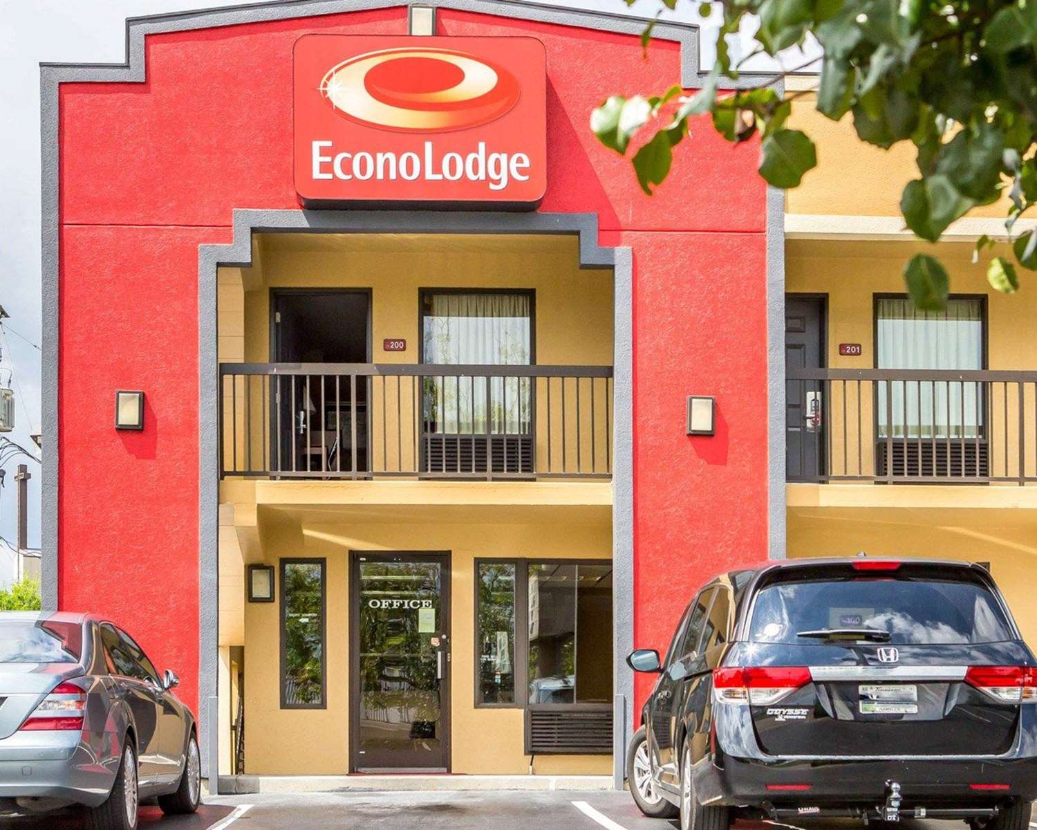 Econo Lodge North Knoxville I75, Exit 108, TN See Discounts