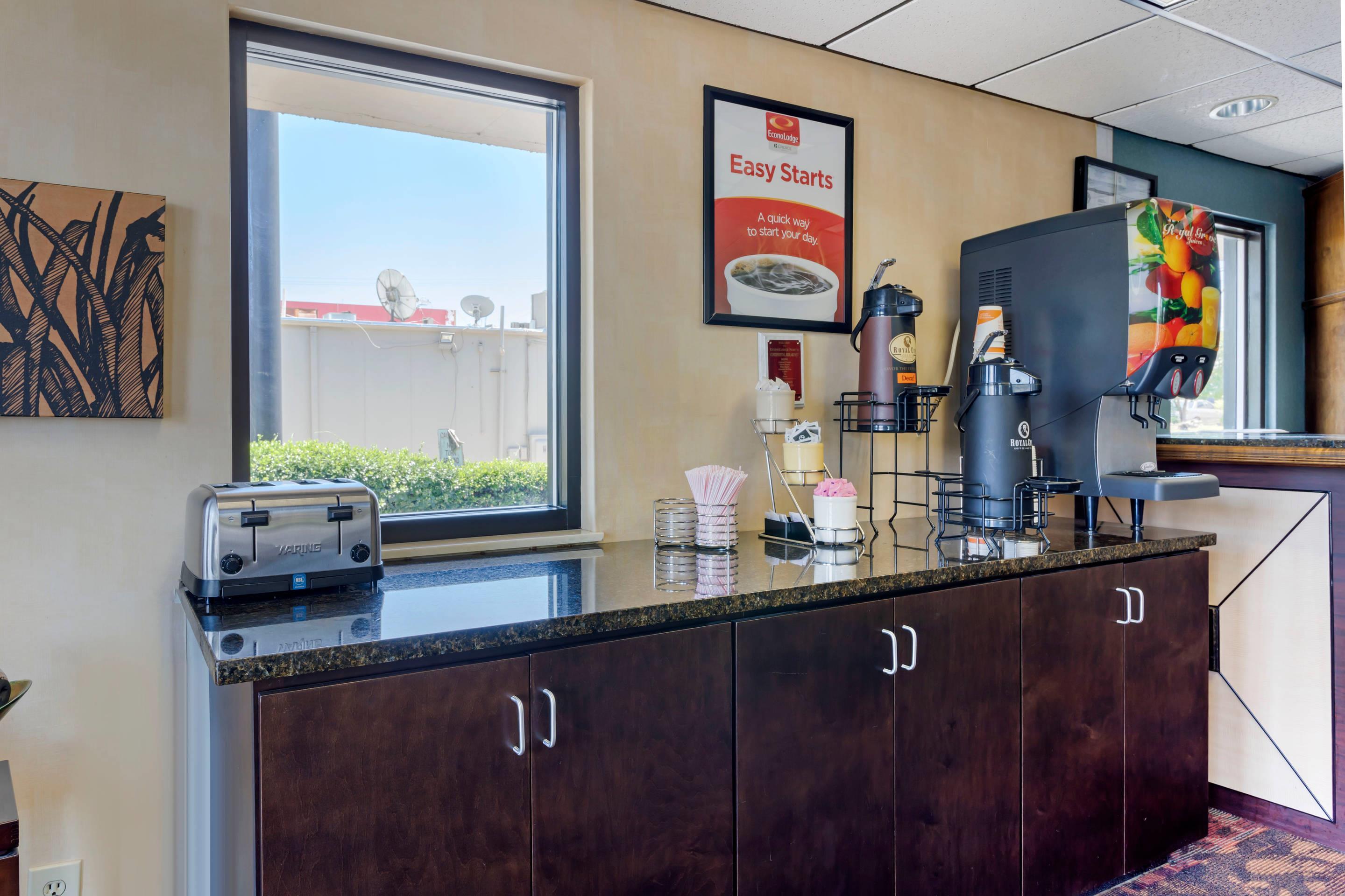 Breakfast counter | Econo Lodge North Knoxville
