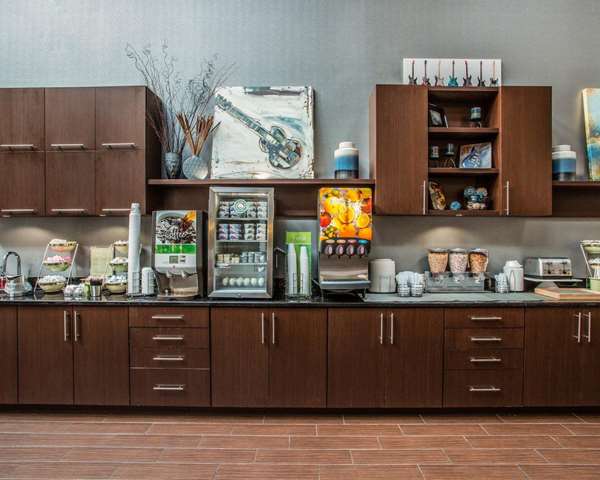 Amenities - Quality Suites Airport Nashville - I-40, Exit 216