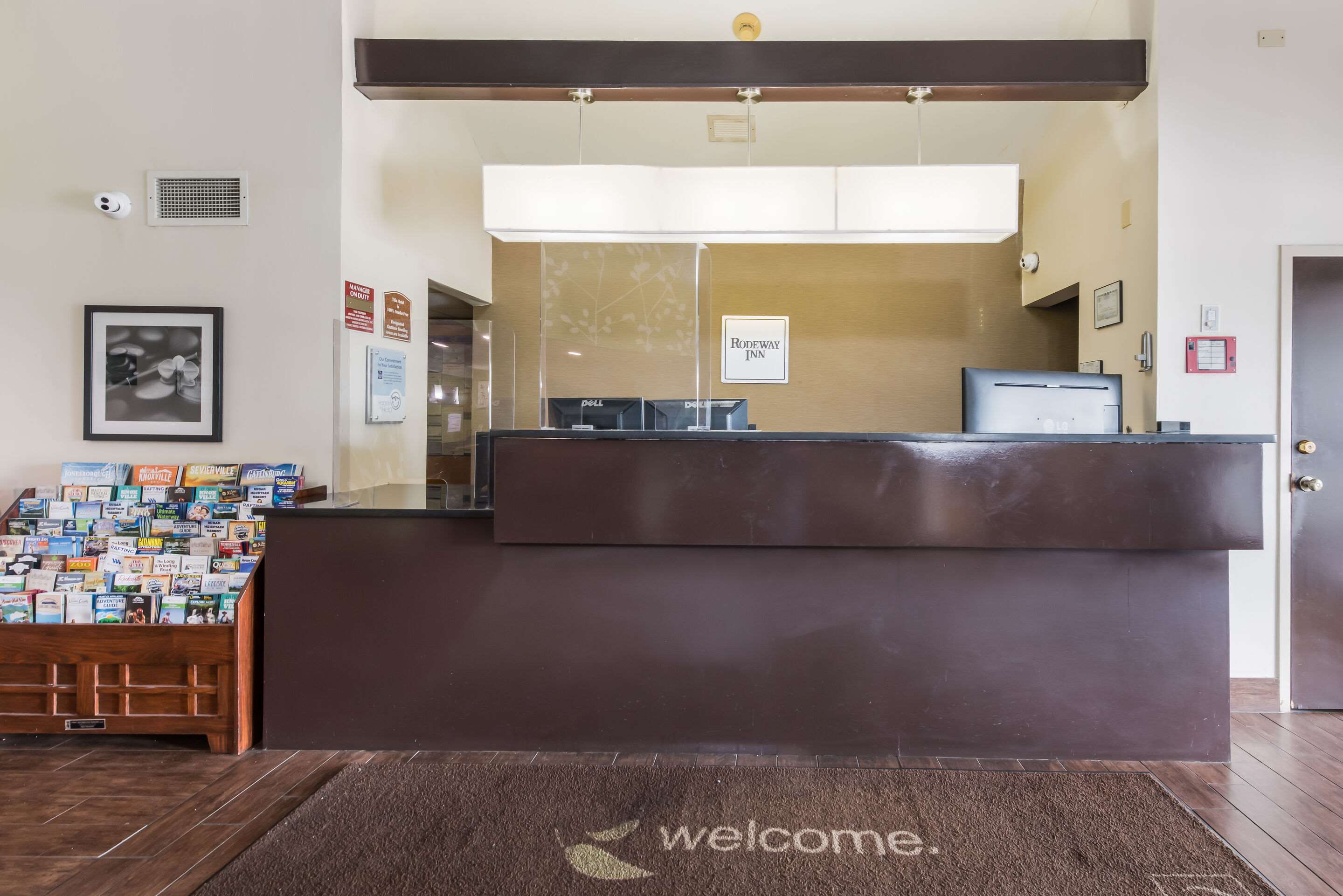 Front desk | Rodeway Inn