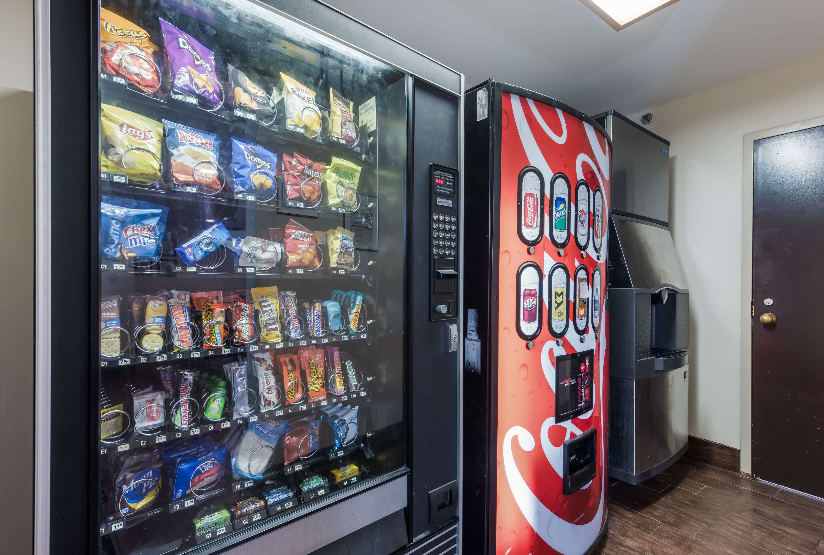 Hotel vending area | Rodeway Inn