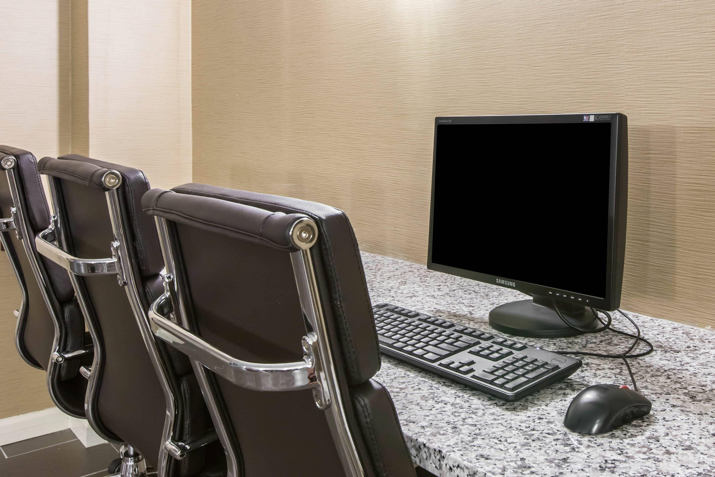 Business center | Comfort Inn & Suites Knoxville West