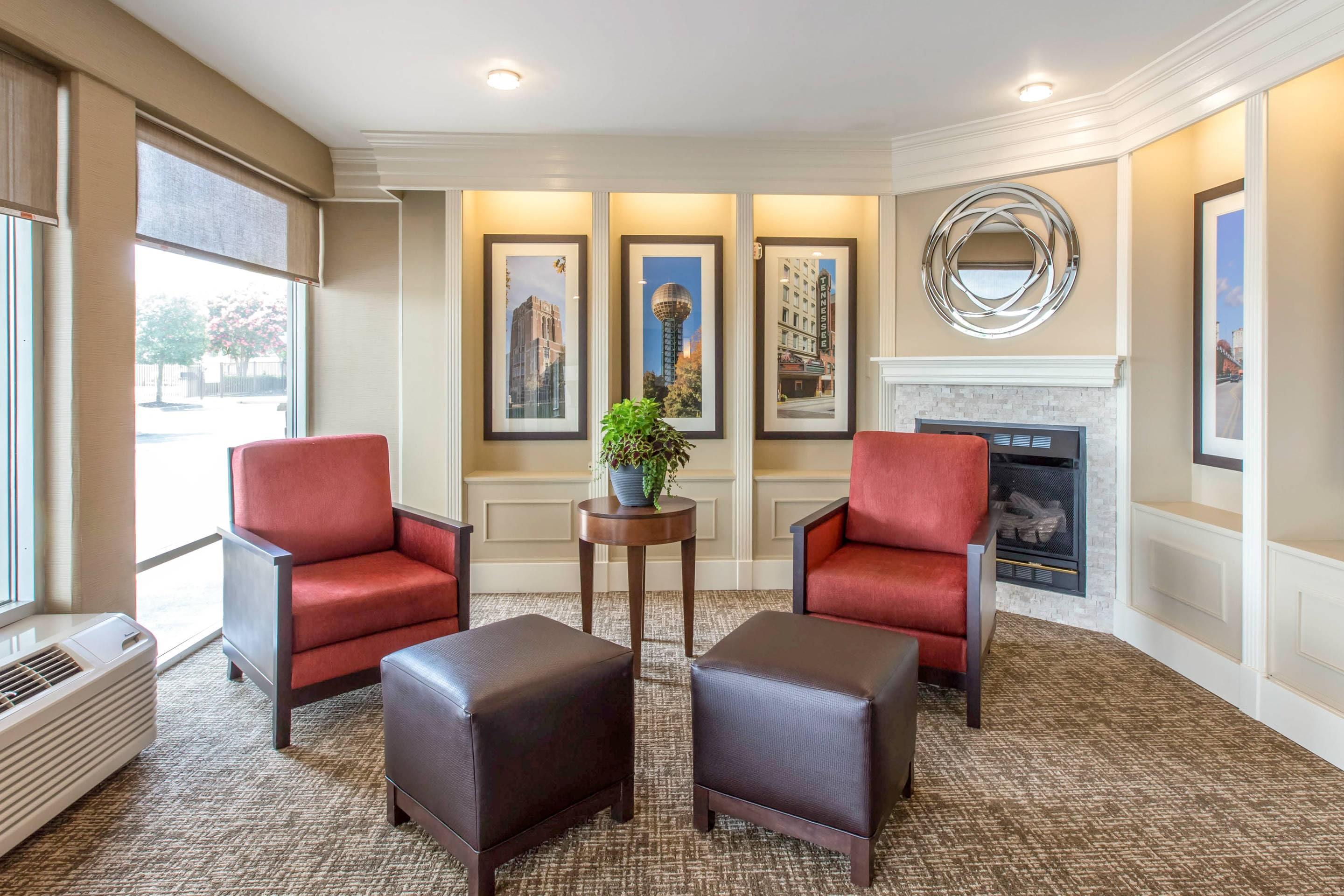 Hotel lobby | Comfort Inn & Suites Knoxville West