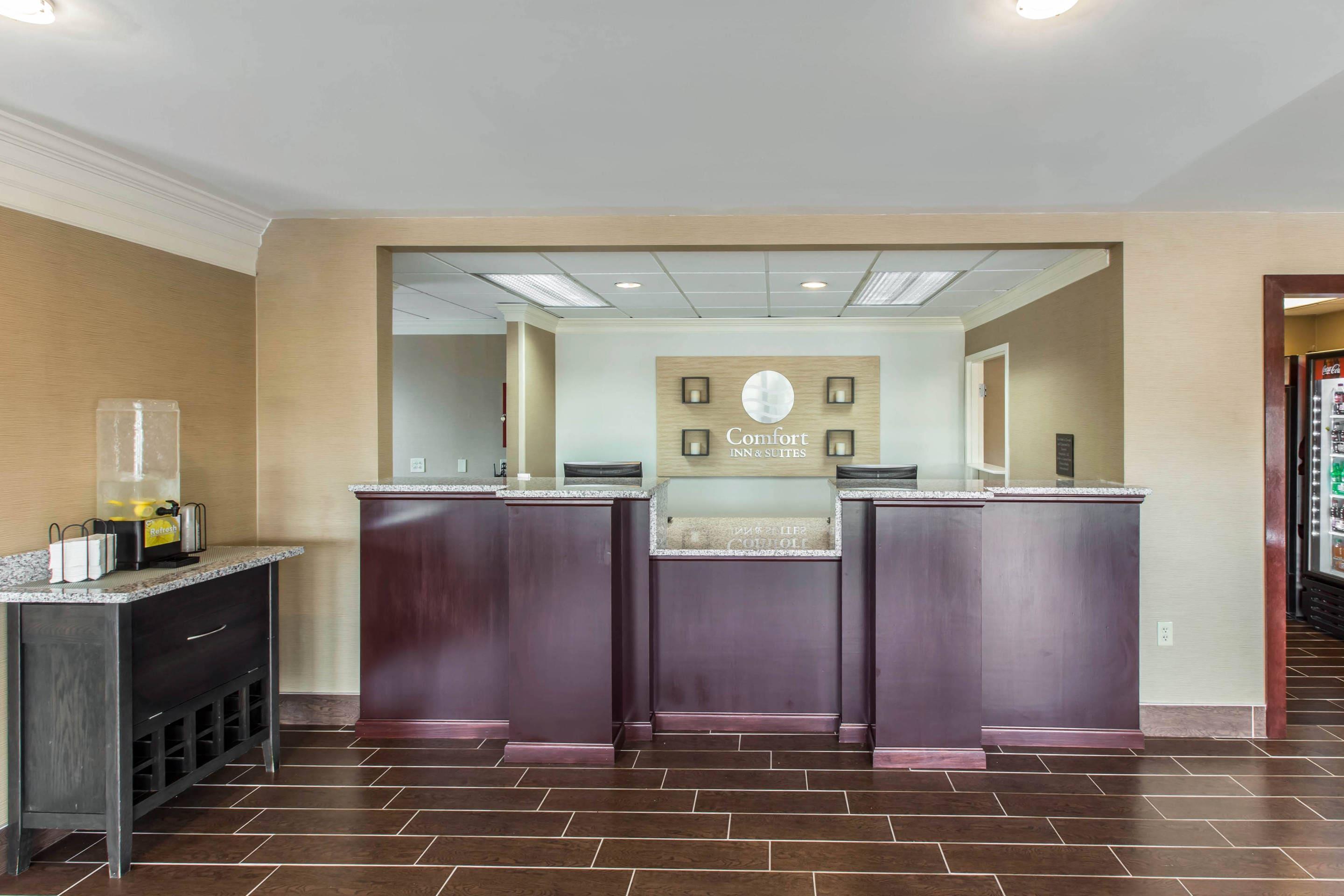 Front desk with friendly staff | Comfort Inn & Suites Knoxville West