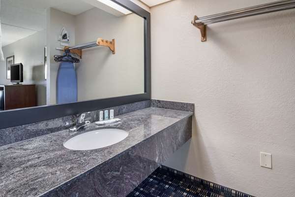  - Quality Inn Dandridge - I-40, Exit 417