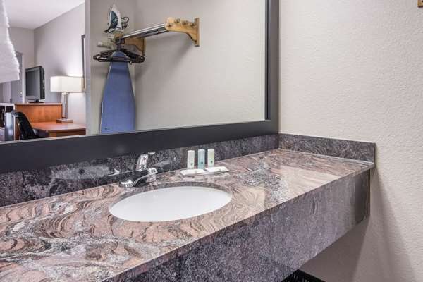  - Quality Inn Dandridge - I-40, Exit 417