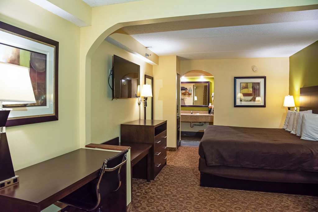RODEWAY INN AND SUITES-guestroom-Guest Room,Suite,On-Site.jpg