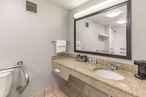  - Quality Inn Goodlettsville - I-65, Exit 97