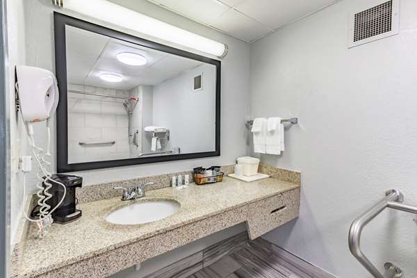  - Quality Inn Goodlettsville - I-65, Exit 97