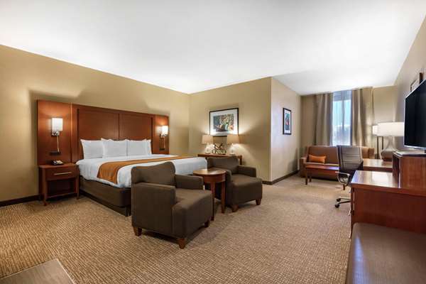Suite - Comfort Inn Downtown Memphis - I-40, Exit 1