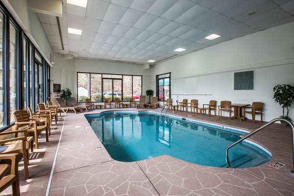 Pool - Comfort Inn Pigeon Forge