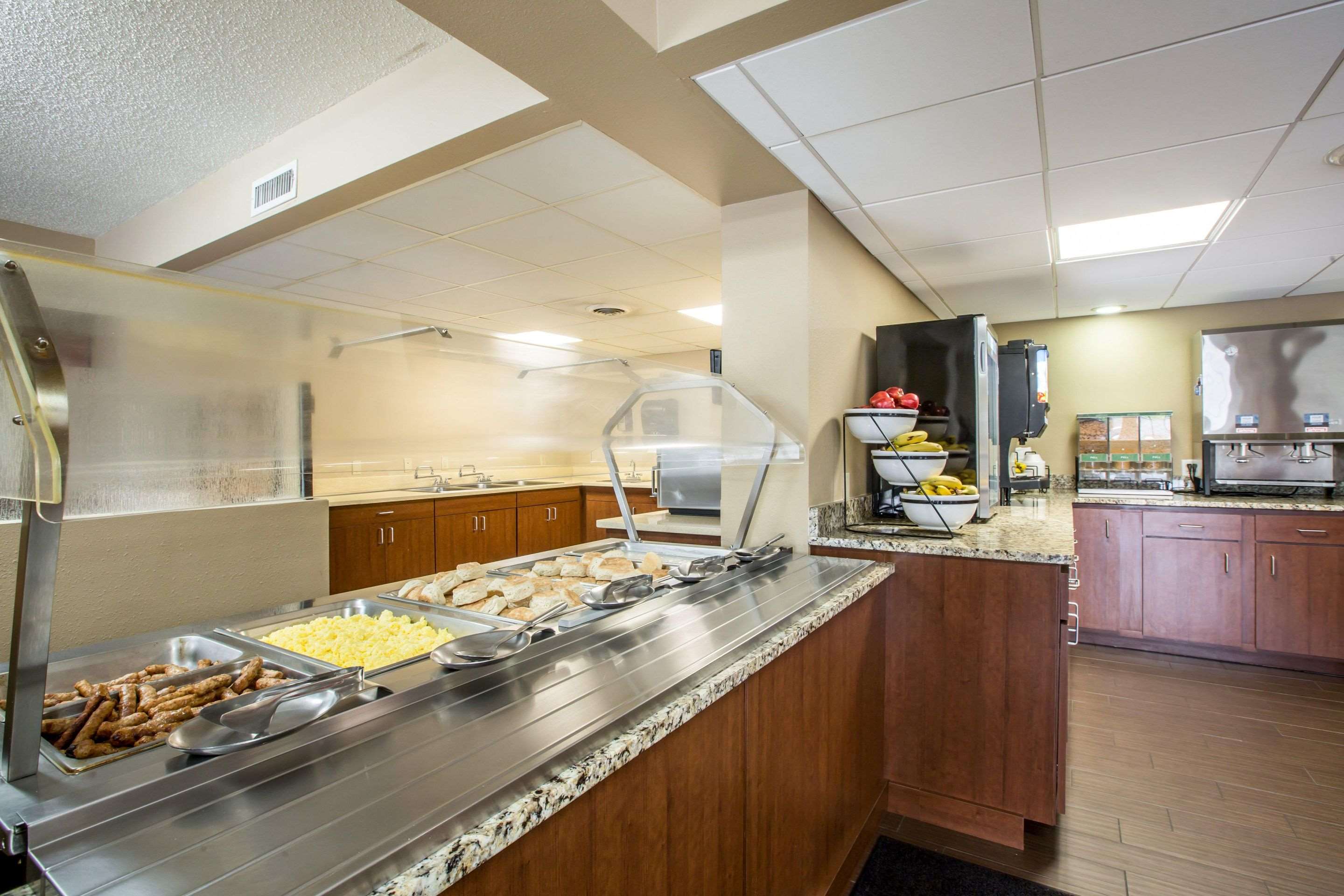 Hot and cold breakfast buffet | Comfort Inn & Suites At Dollywood Lane