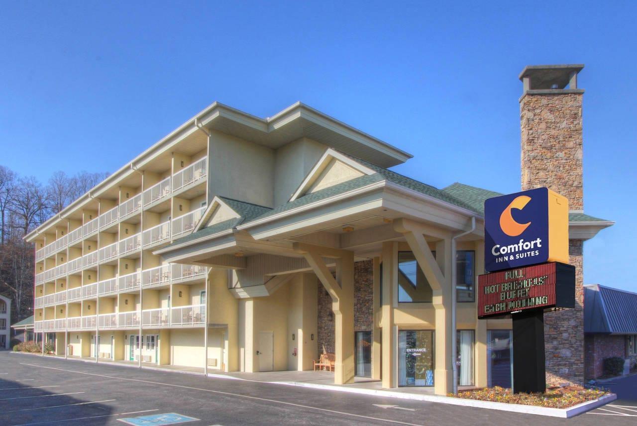 Hotel exterior | Comfort Inn & Suites At Dollywood Lane