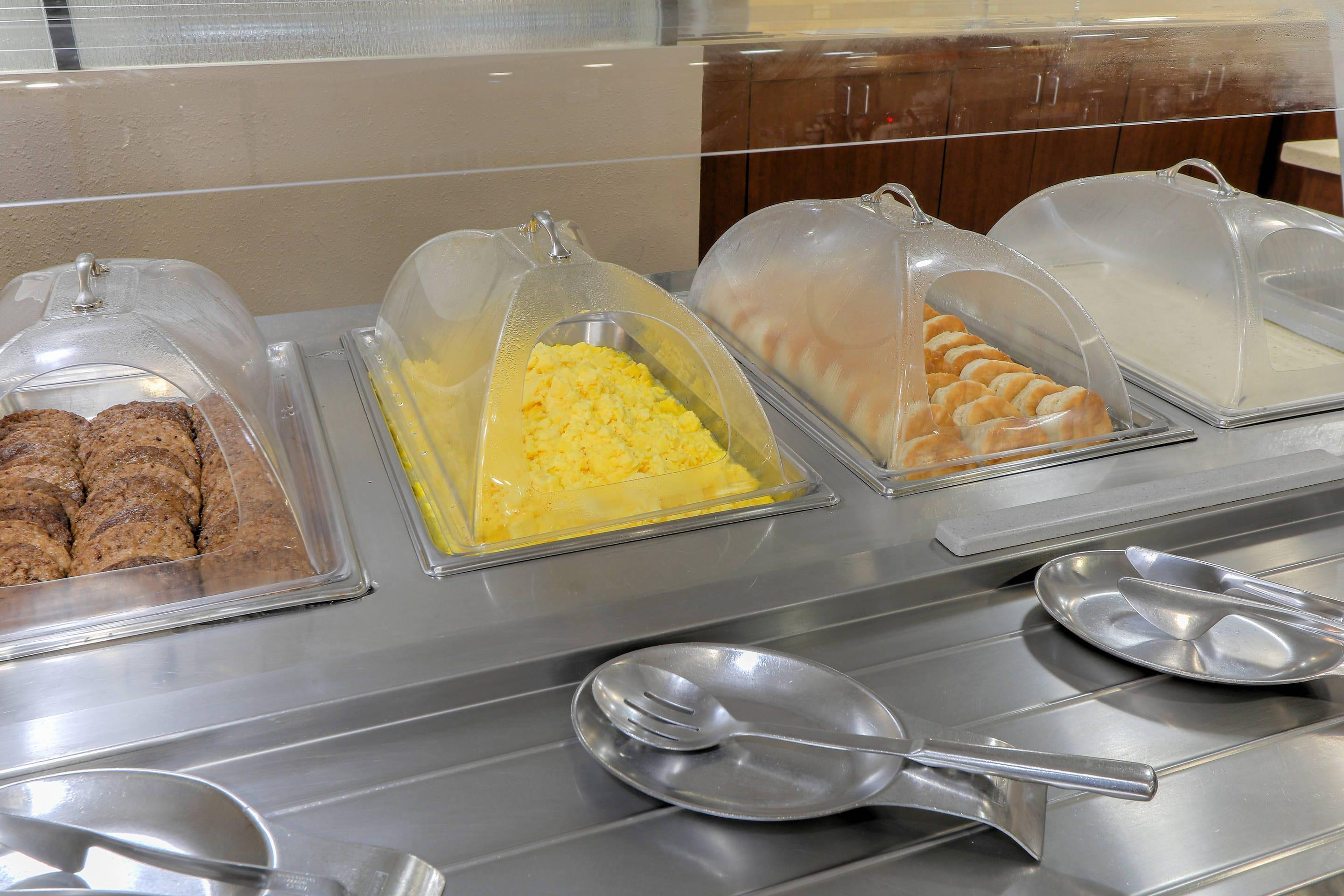 Breakfast area | Comfort Inn & Suites At Dollywood Lane